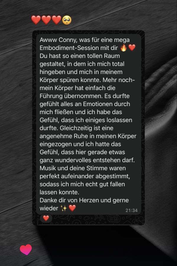 Nachricht einer Teilnehmerin über eine Embodiment-Session und das Gefühl, sich fallen lassen zu können.